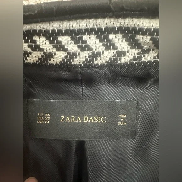 Zara Black and White Geometric Cape size XS - Picture 2 of 11